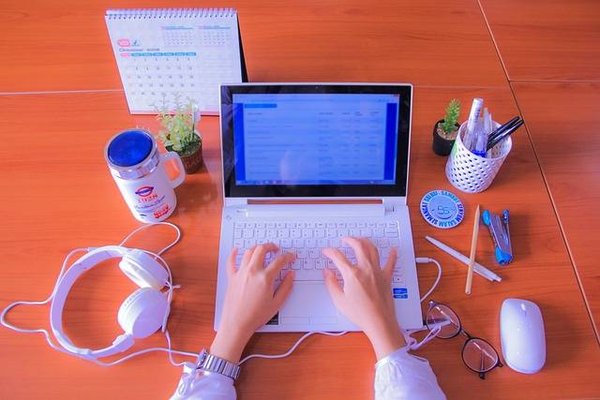 Comment trouver une box 4G professionnelle adaptée aux PME ?